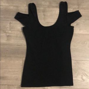 NWOT GUESS short sleeve open shoulder shirt